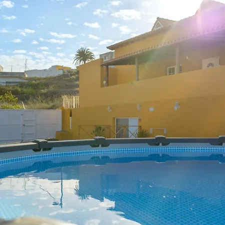 Con Piscina Ideal Parejas - Only Adults 別荘 Moya